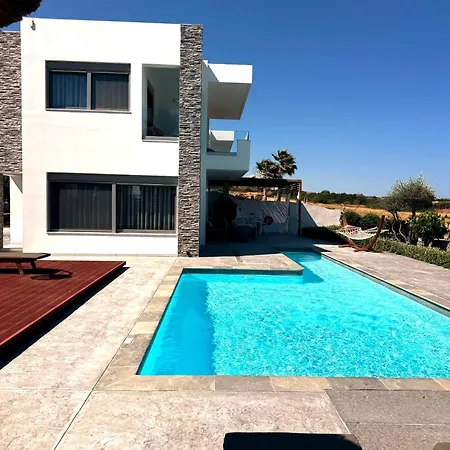 Anemos Villa *